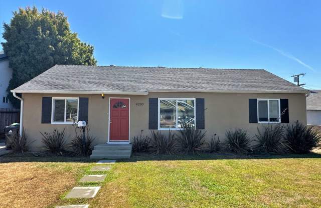 Westchester/Osage house, 4+2, large yards and GIANT Family room - 8200 Ramsgate Avenue, Los Angeles, CA 90045