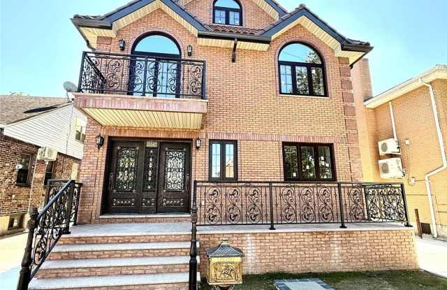 153-42 60 Ave photos photos