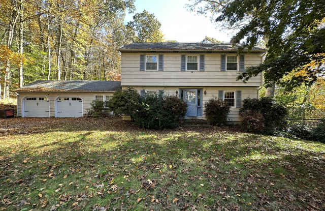 26 S Glenwoods Road - 26 South Glenwoods Road, New London County, CT 06335