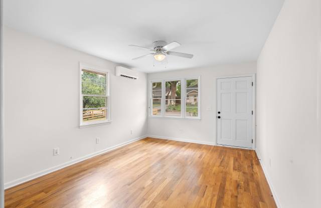 1036 Seymour Avenue - A Gallery 4