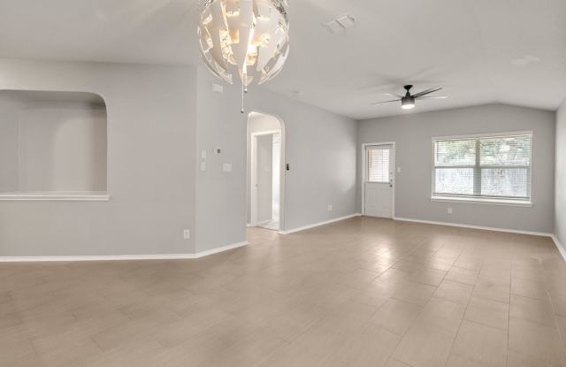Spacious 4-Bedroom Home in Bulverde | Community Pool + Private Fenced Yard! Gallery 4