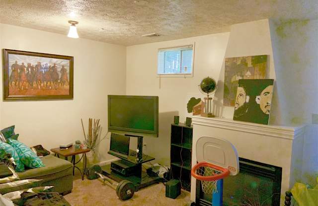 6704 Darkwood Ct Gallery 2