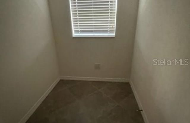 1025 ALLAIRE LOOP Gallery 4