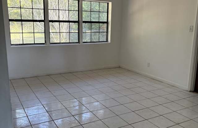 2004 North Riverview Circle Gallery 3