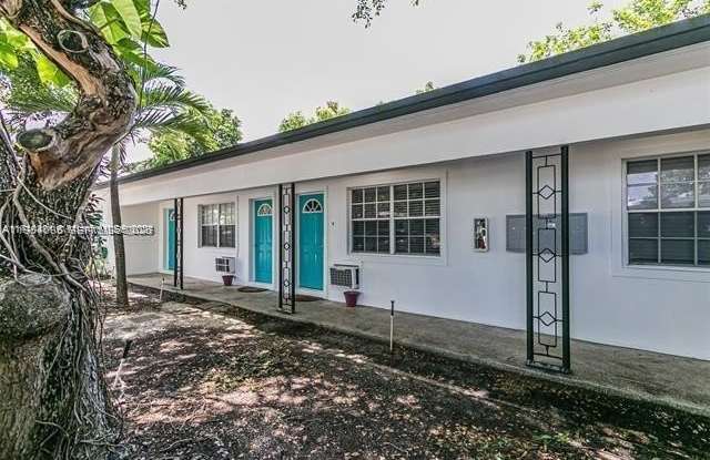 1717 NE 12th St photos photos