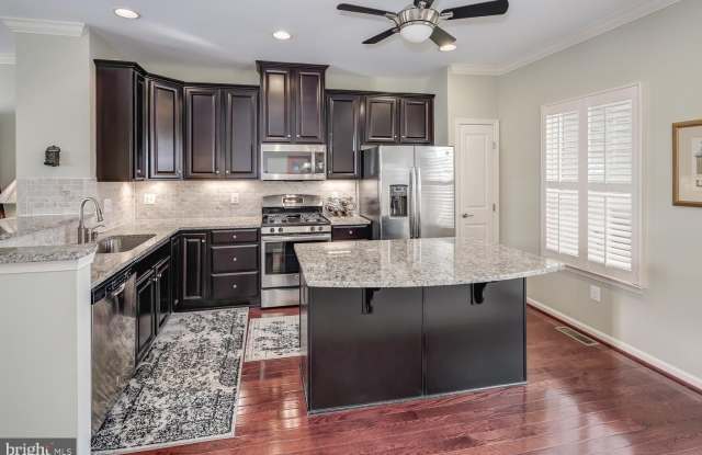 45954 IRON OAK Terrace Gallery 3
