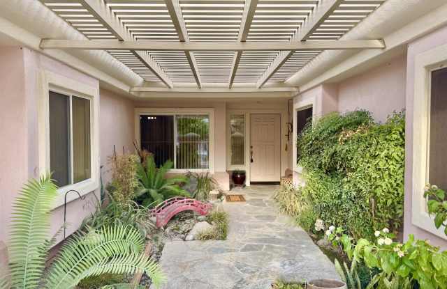 38517 Fallbrook Avenue Gallery 2