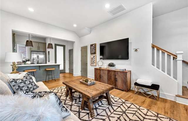 394  S Hill  AVE photos photos