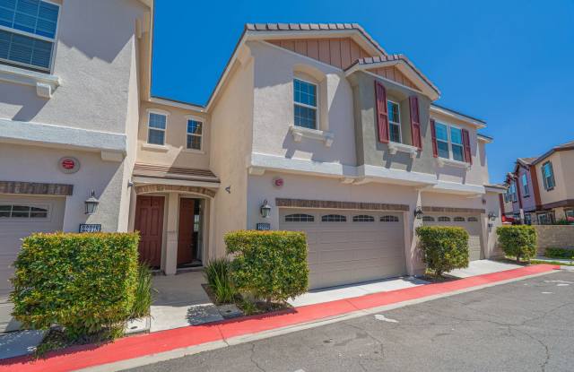 Stylish 3 Bedroom Home in the Gated River Village Community! photos photos