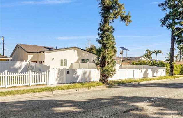 18223 Chatsworth photos photos