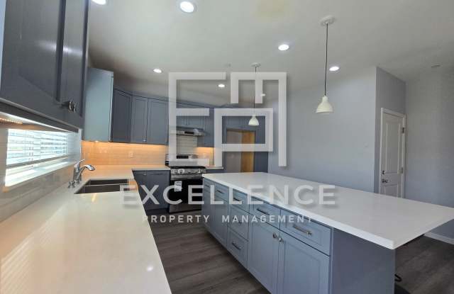 Brand New Build, 2800+SF, 6/6.5 - All Bedrooms Are Master Bedrooms - Wrap Around Deck, Beautiful Inside! Gallery 4