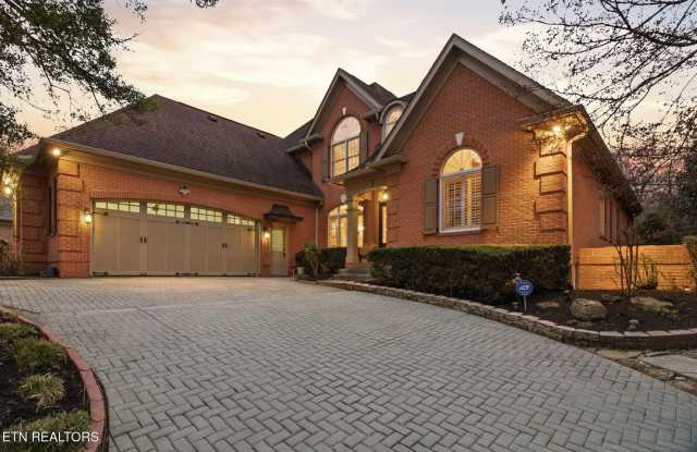 417 Heathermoor Drive Gallery 2