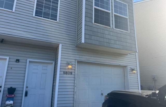 3 Bed, 2 Bath Townhouse Available! - 5809 Northeast 135th Avenue, Vancouver, WA 98682