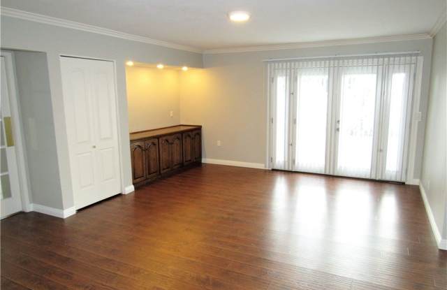 2208 El Rancho Gallery 3