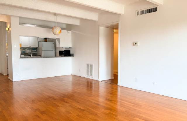***MOVE-IN SPECIAL*** High-Rise in Cheesman Park Gallery 3