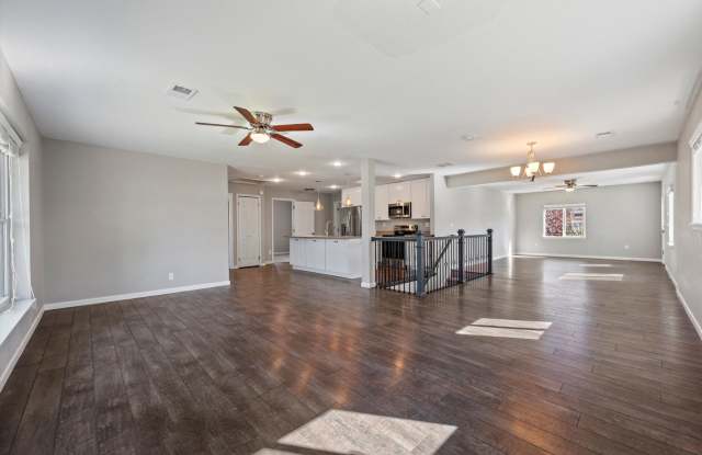 Spacious 5-Bedroom Denver Home | Finished Basement + Garage + Backyard Gallery 3