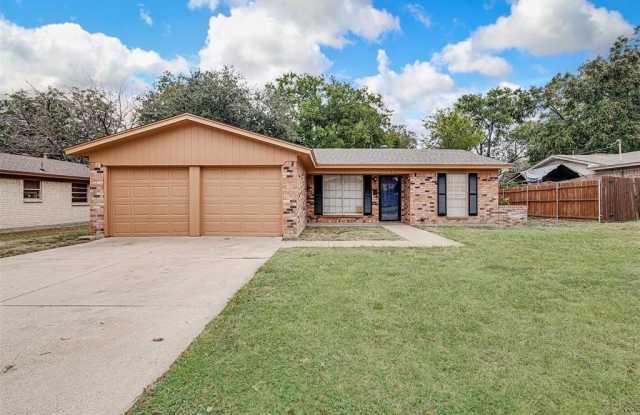 2116 Ming Drive - 2116 Ming Drive, Edgecliff Village, TX 76134