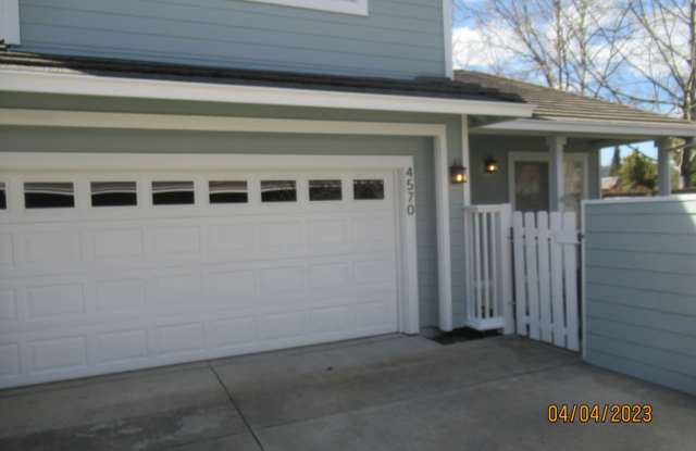 North Napa 3 Bedroom, 2-Story Gallery 3