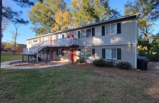 Renovated 2BR/1BA Apts Near Downtown Raleigh. 1 Mile to 1-440. Pets Welcome. photos photos