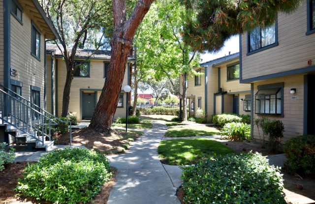 Homey 1-bedroom condo in Newark - convenient location! photos photos