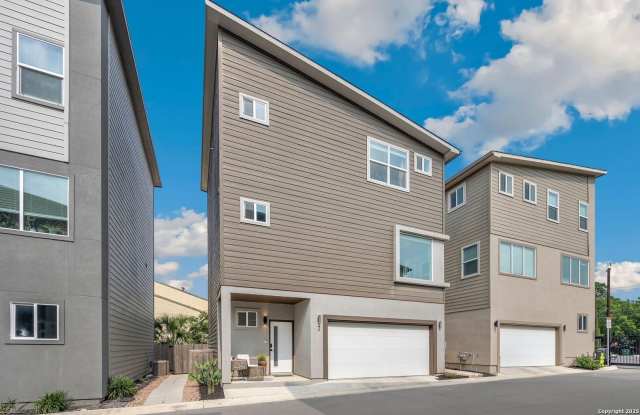 1618 W Lawndale unit: 2 photos photos