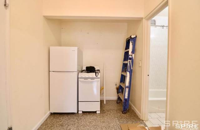 37 West 76th Street Gallery 3