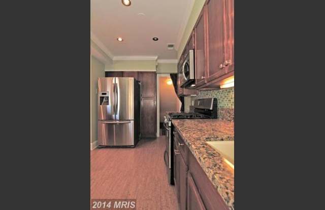 934 Perry Pl Ne Gallery 4