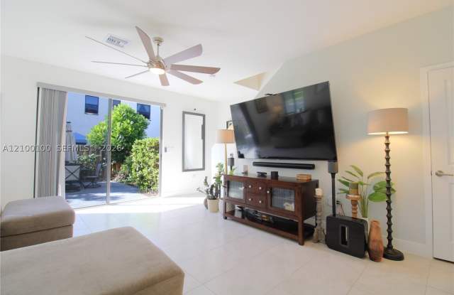 23380 SW 110th Ct Gallery 3