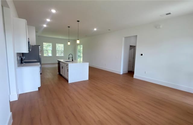 14813 SW 47 Court Gallery 4