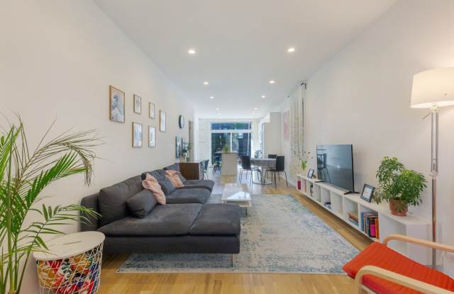 522 N Claremont Avenue Gallery 2