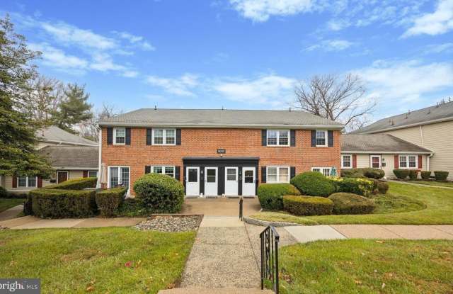 109 YARDLEY COMMONS photos photos