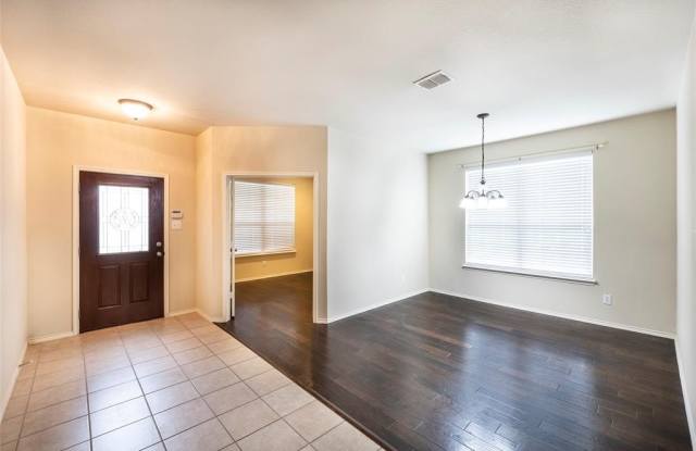 5701 Quicksilver Drive Gallery 4