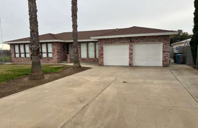 4 bedroom 3 bath home in SW Yuba City - 1892 Bridge Street, Yuba City, CA 95993