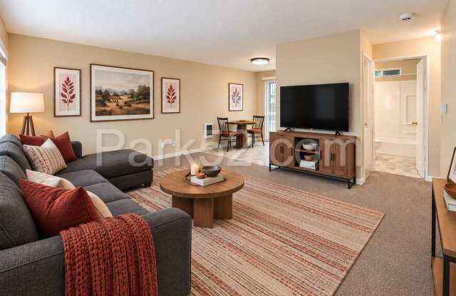1st Full Month's Rent FREE! Tacoma Area 2 Bedroom 1 Bathroom Duplex Gallery 4