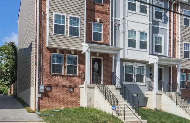 1747 W STREET SE Gallery 2