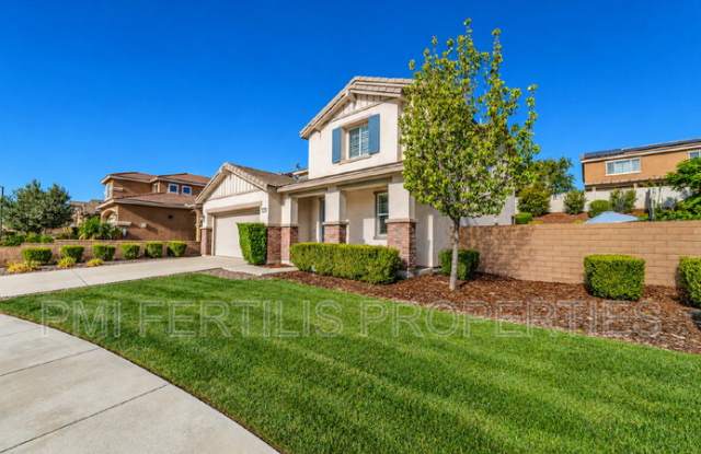 18040 Deerberry Way Gallery 2