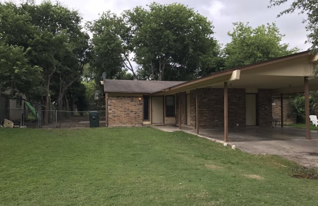 417 Live Oak St photos photos