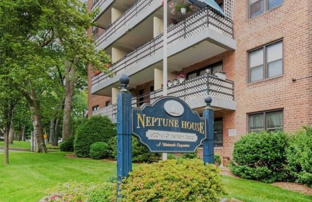 640 Pelham Road - 640 Pelham Rd, New Rochelle, NY 10805 640 Pelham Road - 640 Pelham Rd, New Rochelle, NY 10805