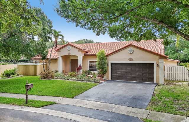 13100 NW 11th Dr photos photos