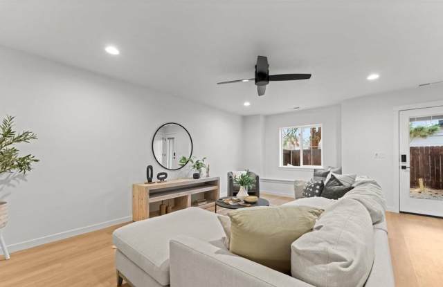 Modern 3 Bedroom-Close to Downtown and BSU! Gallery 4