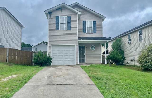 Welcome to this beautiful 4-bedroom, 2.5-bathroom home located in the vibrant city of Charlotte, NC. photos photos