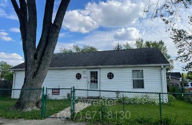 Cozy 3BR/2BA Home with Deck & Yard – Great Greenfield Location photos photos