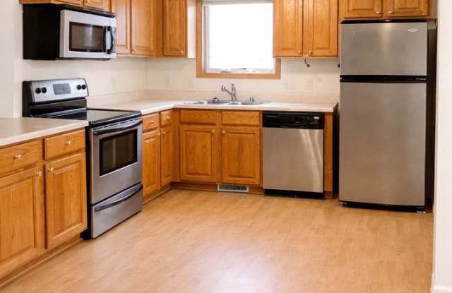 1031-1033 Pleasantview photos photos