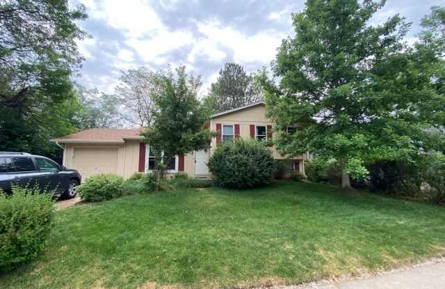 4BR/2BA Remodeled Single Family Home in Louisville - Available 8/4!! photos photos