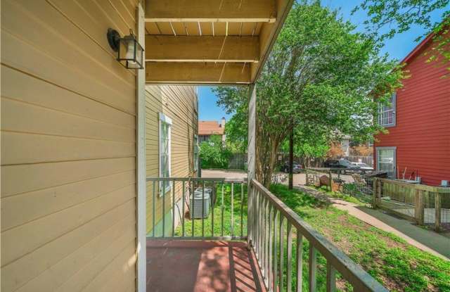 Nice 2 bedroom 2 bath apartment w/patio Gallery 3