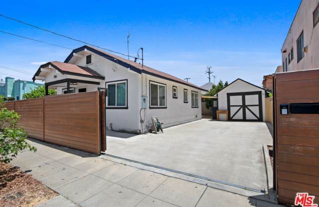 1126 N Ardmore Ave photos photos
