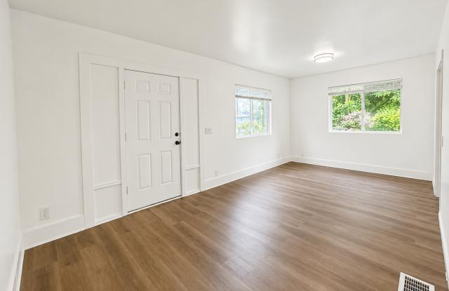 THIS MUCH SPACE FOR $2,995? 4BR/3BA + $1,200 SAVINGS! Gallery 4