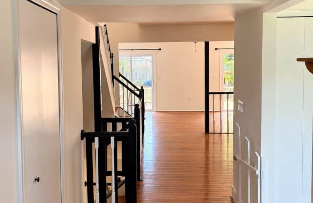 55 MILLARD Court Gallery 2