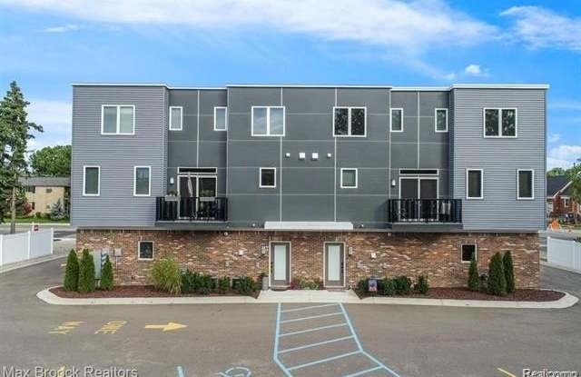 4227 W 14 Mile Road photos photos