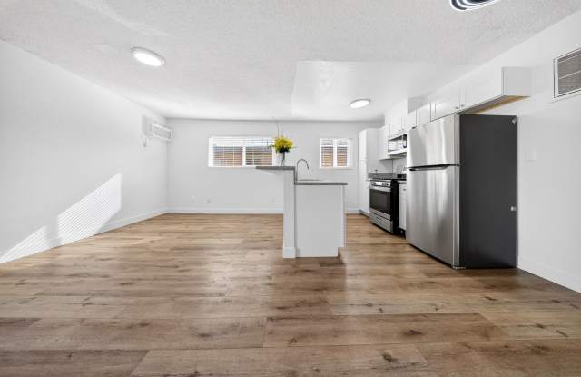 10736 Magnolia Blvd. photos photos